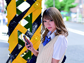 令和はギャルしか勝たん。乳首舐めと密着囁き誘惑で脳天ゾクゾク！ど天才過ぎる痴女ギャルと時短即ハメSEX　ひまわりちゃん サンプル動画サムネイル